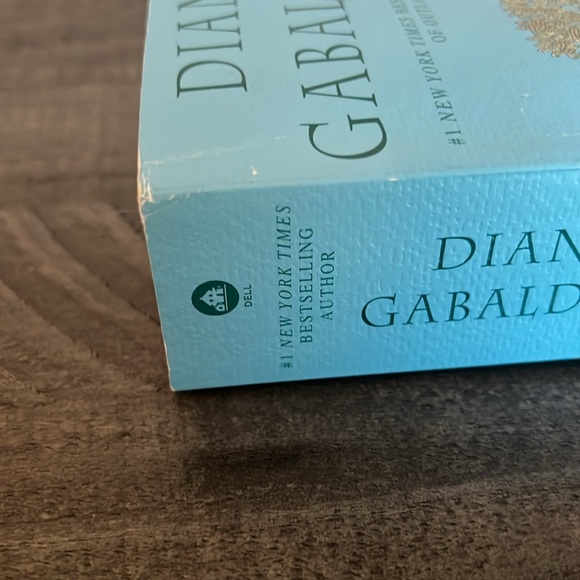 Outlander 4 books Outlander, Dragonfly in Amber, Voyager, Drums of Autumn - Picture 9 of 13